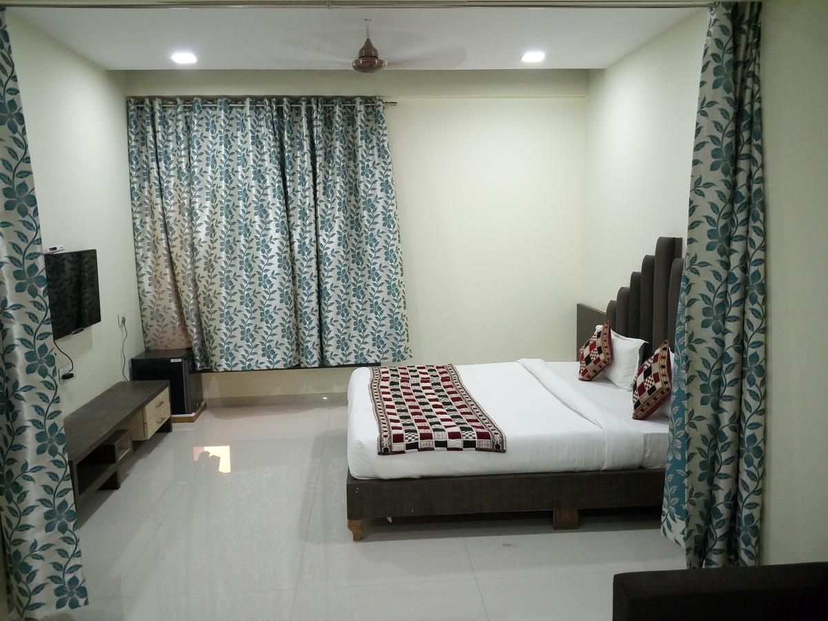 Casa Green Hotel Shirdi Luaran gambar