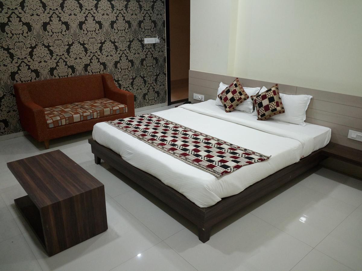 Casa Green Hotel Shirdi Luaran gambar